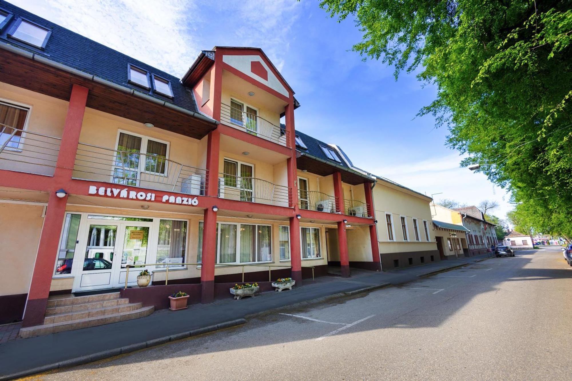 Belvarosi Panzio Debreţin Exterior foto